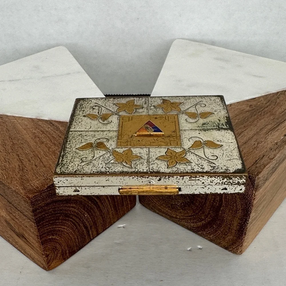 Vintage 1950s Silver and Gold Floral Makeup Compact
